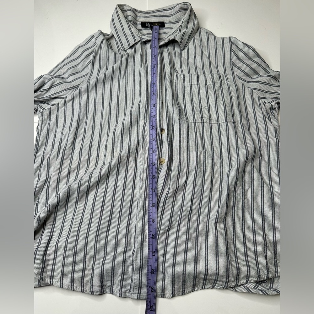 Lily Morgan • Stripped Top size L , button up long sleeve - Picture 4 of 5